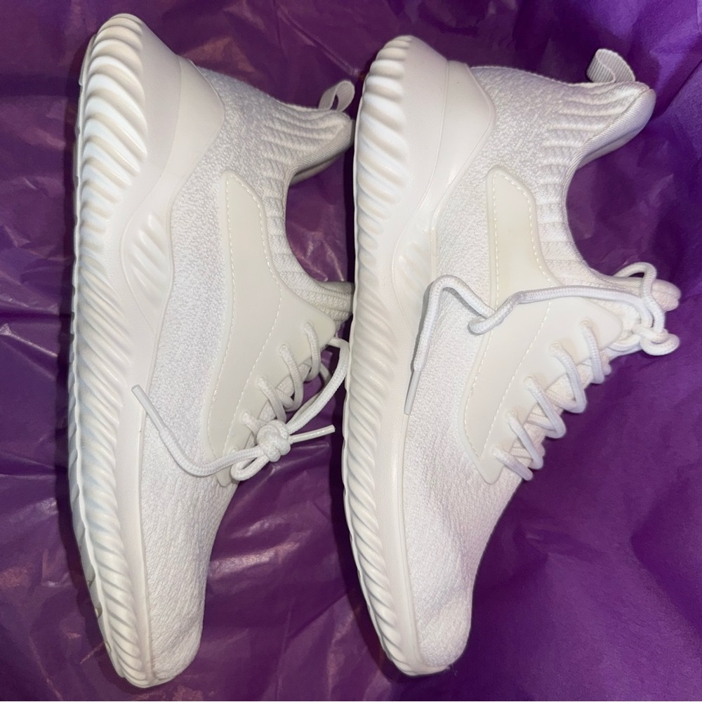 Akk Walking Shoes